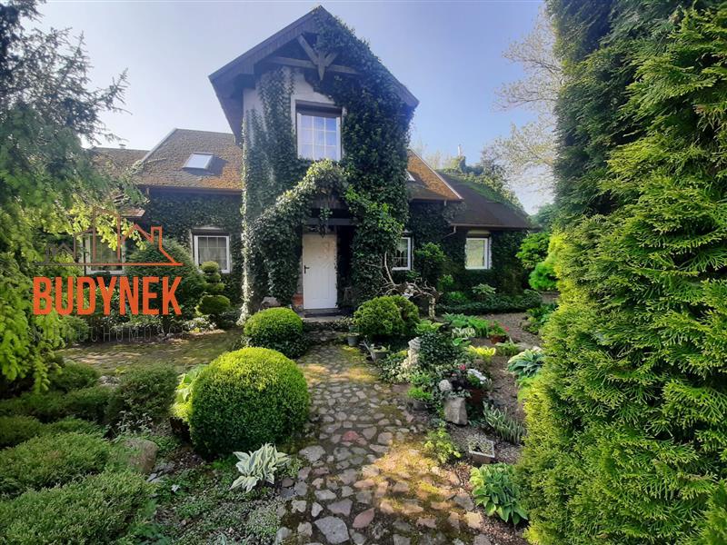 Działający ośrodek wypoczynkowy nad morzem, 2 domy (1)