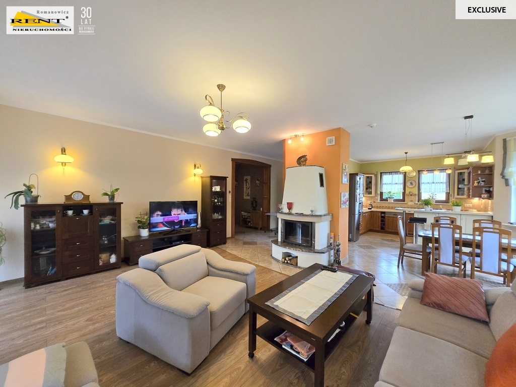 Dom z ogrodem, 6pokoi, 2garaże, wejście do lasu (2)