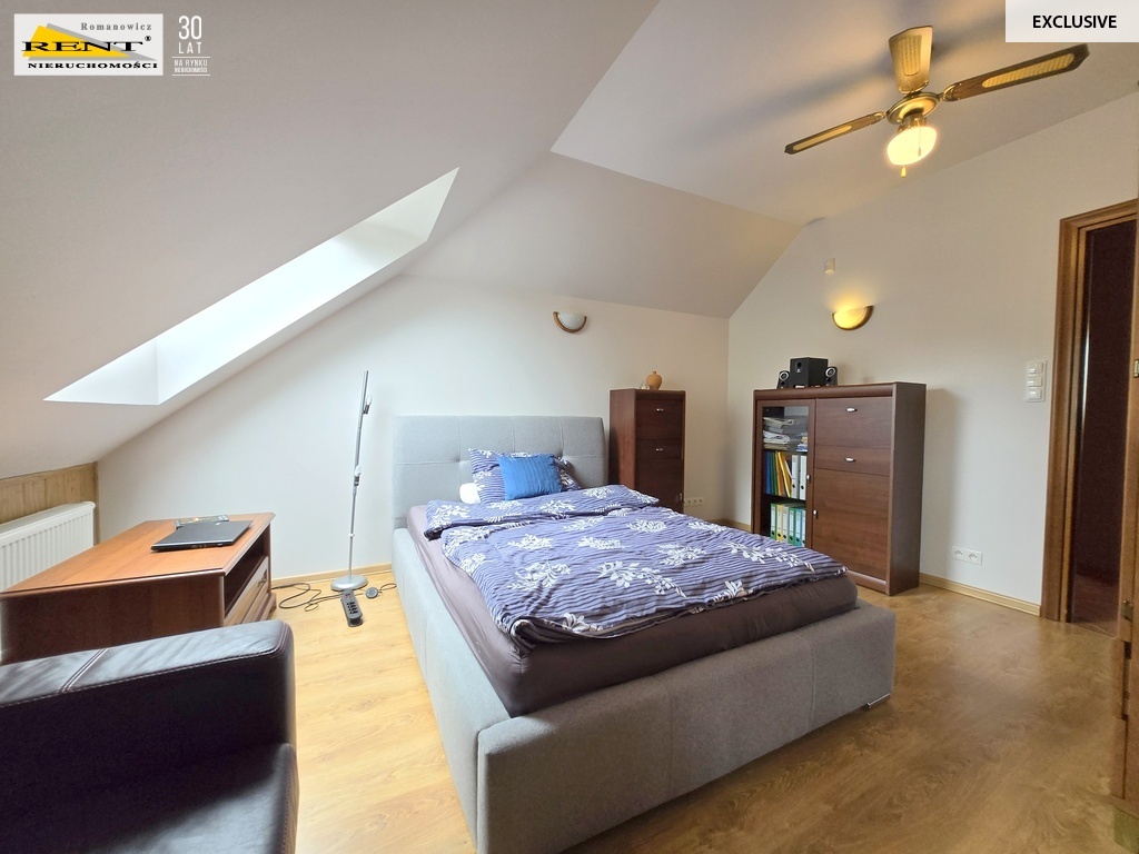 Dom z ogrodem, 6pokoi, 2garaże, wejście do lasu (16)