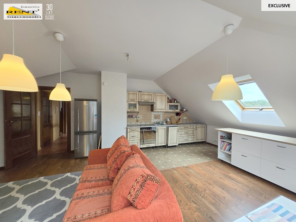 Dom z ogrodem, 6pokoi, 2garaże, wejście do lasu (21)