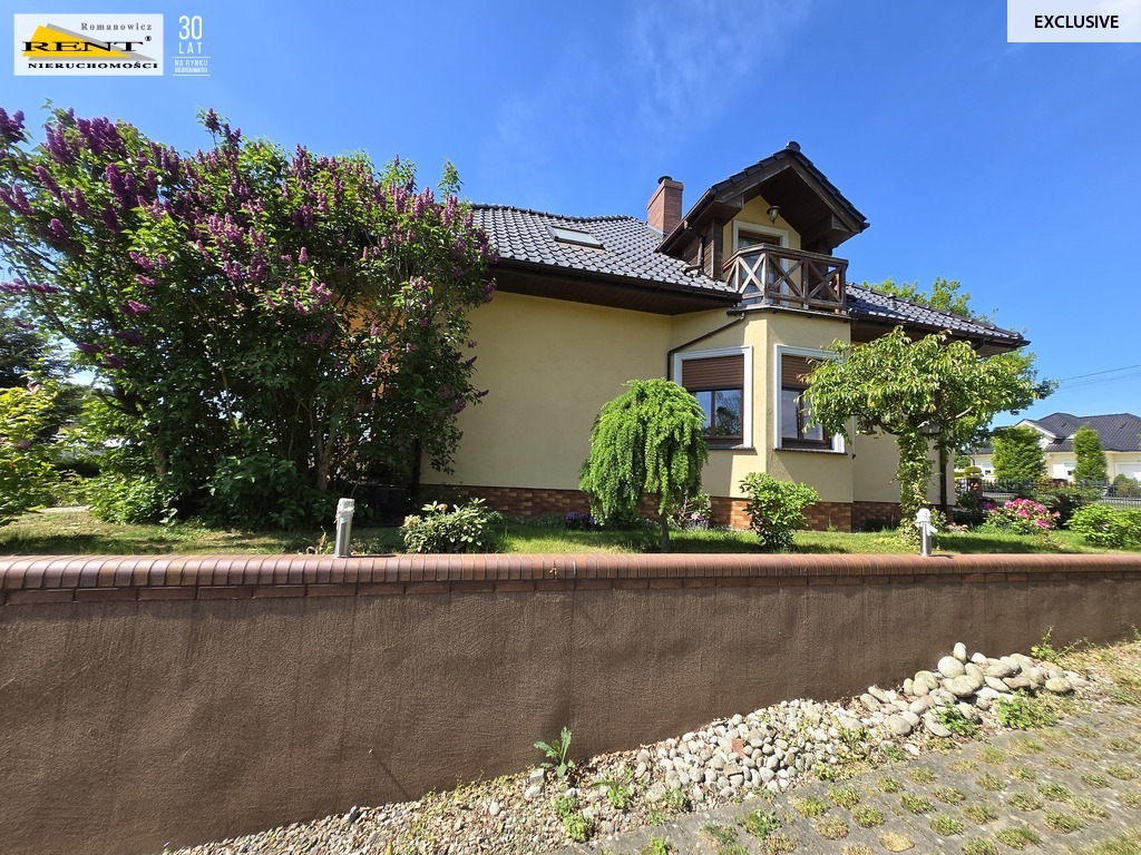 Dom z ogrodem, 6pokoi, 2garaże, wejście do lasu (28)