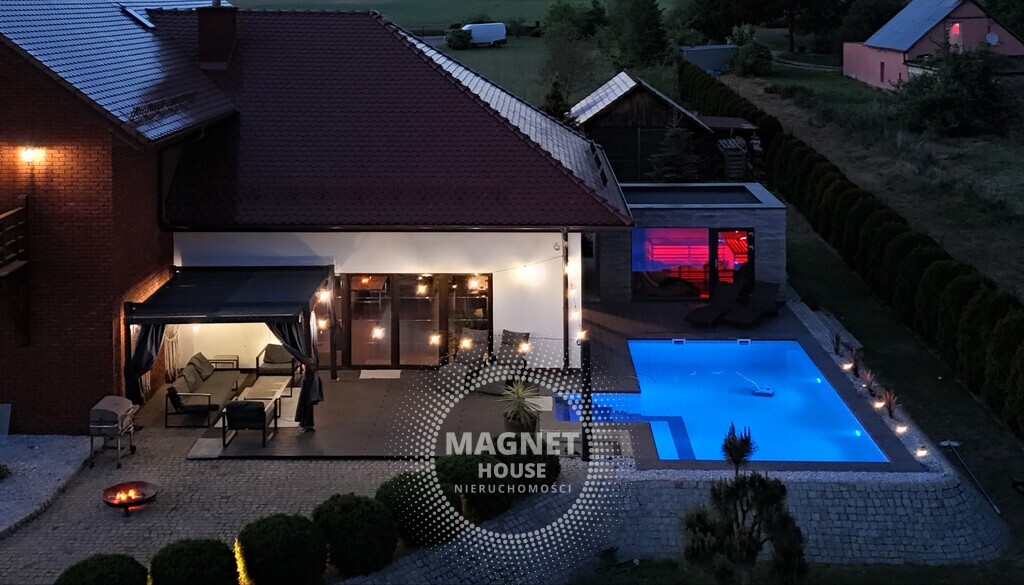 Wyjątkowy dom nad jeziorem z basenem i sauną (3)