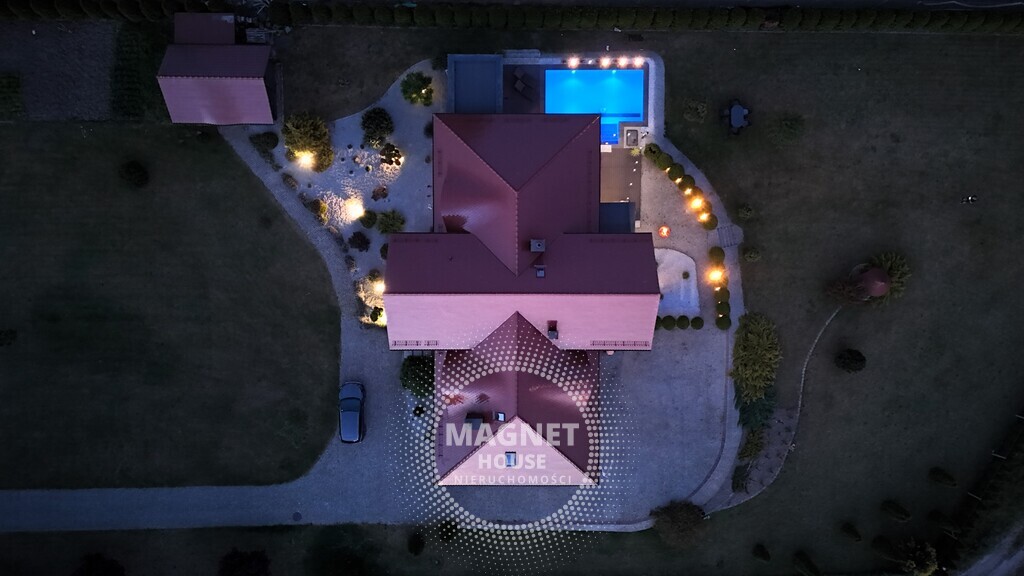 Wyjątkowy dom nad jeziorem z basenem i sauną (5)