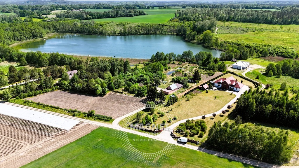 Wyjątkowy dom nad jeziorem z basenem i sauną (3)