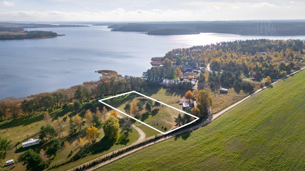 Malowniczo położona działka - jezioro Lubie (1)