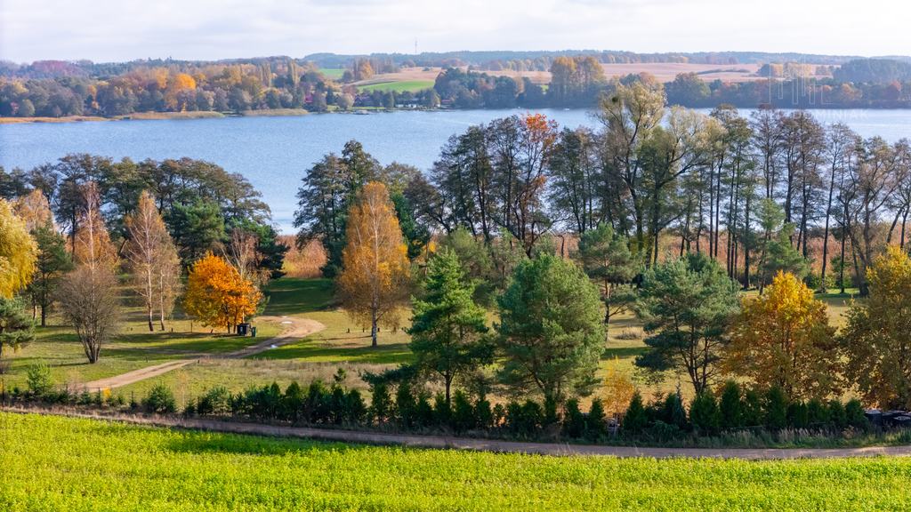 Malowniczo położona działka - jezioro Lubie (5)