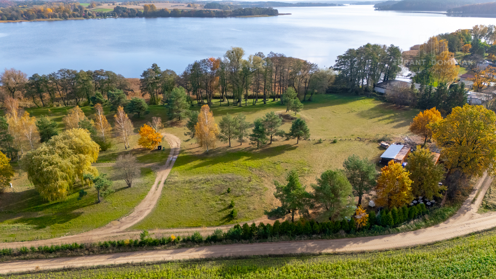 Malowniczo położona działka - jezioro Lubie (10)