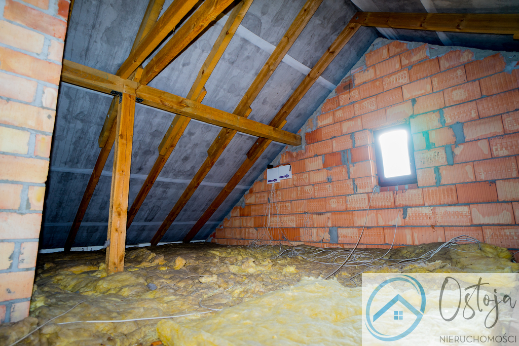 Wolnostojący Dom - z lokalem handlowym - Podjuchy (20)