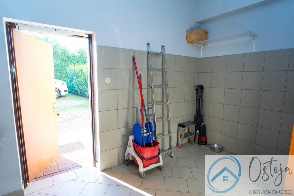 Wolnostojący Dom - z lokalem handlowym - Podjuchy (25)