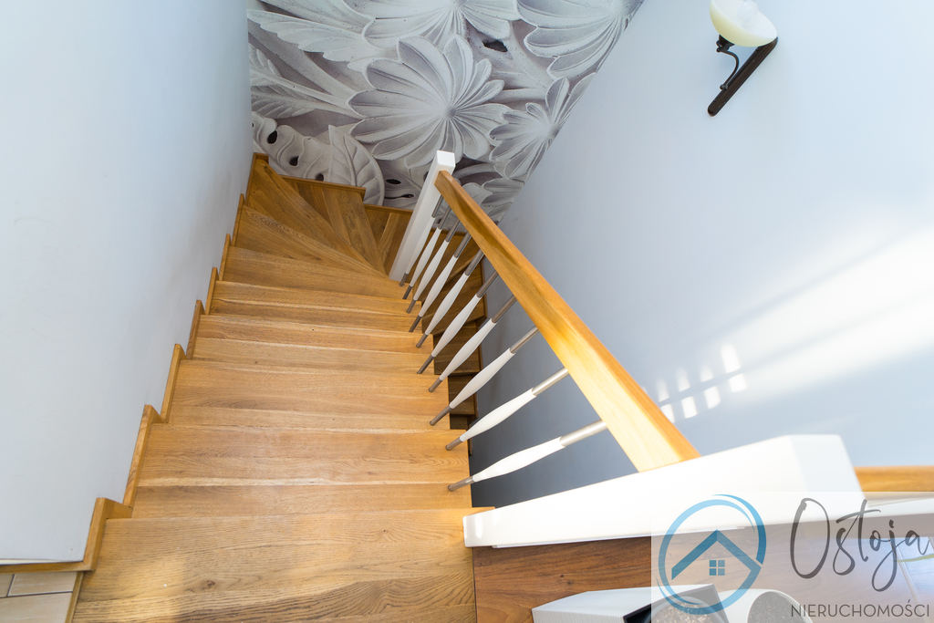 Wolnostojący Dom - z lokalem handlowym - Podjuchy (28)