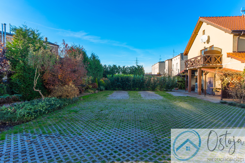 Wolnostojący Dom - z lokalem handlowym - Podjuchy (14)