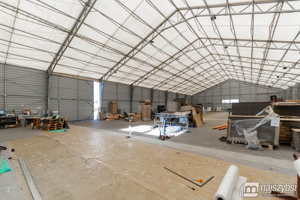 Bienice - hale  z budynkiem  mieszkalnym (11)