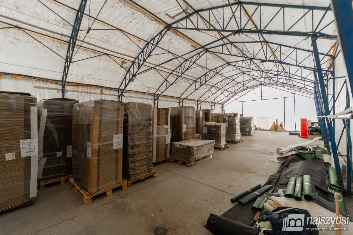 Bienice - hale  z budynkiem  mieszkalnym (14)