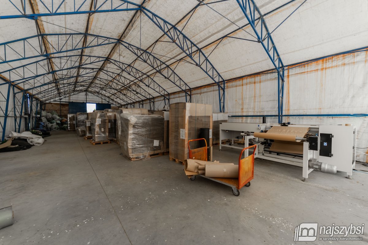 Bienice - hale  z budynkiem  mieszkalnym (15)