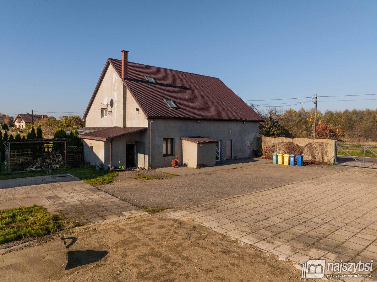 Bienice - hale  z budynkiem  mieszkalnym (16)