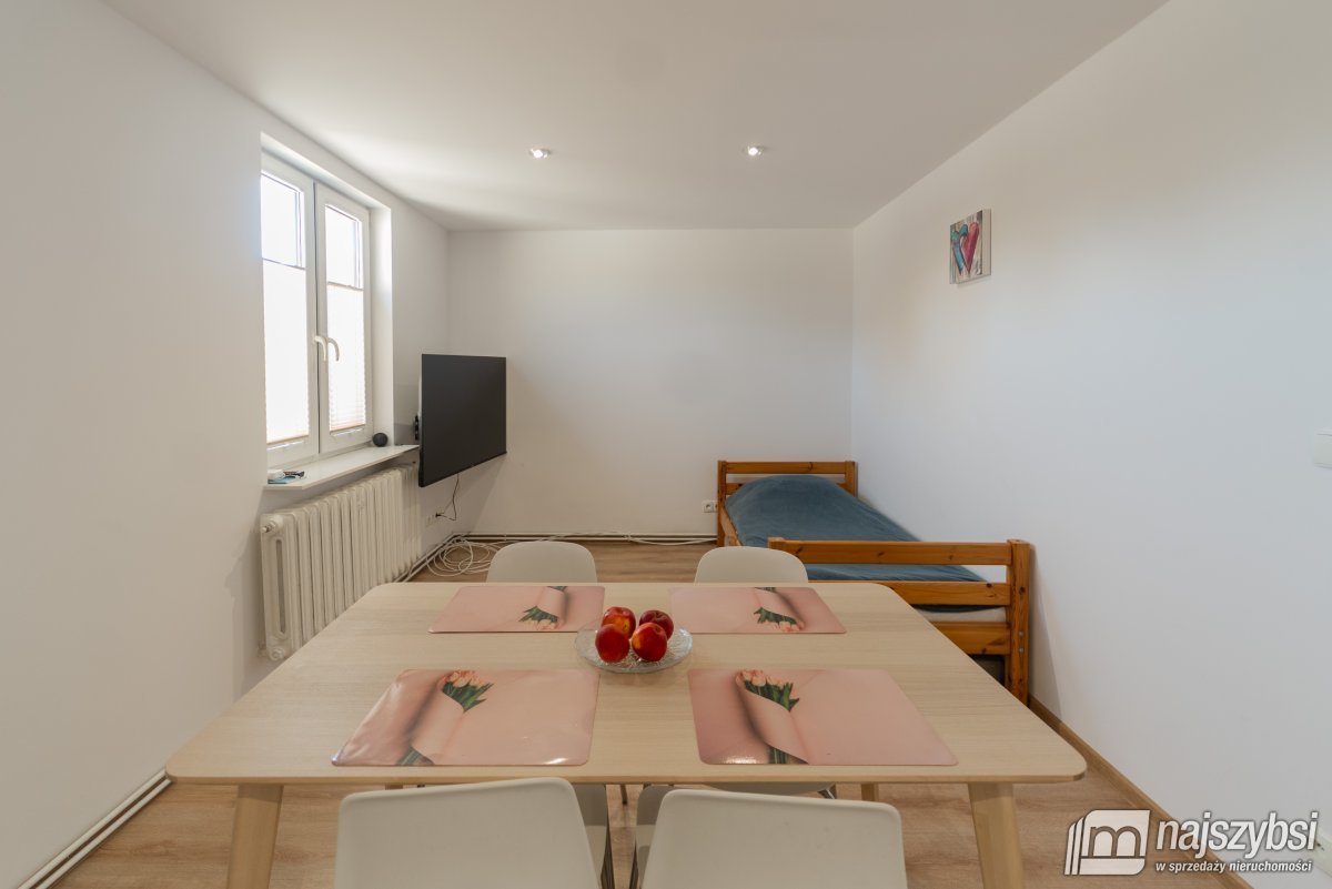 Bienice - hale  z budynkiem  mieszkalnym (26)