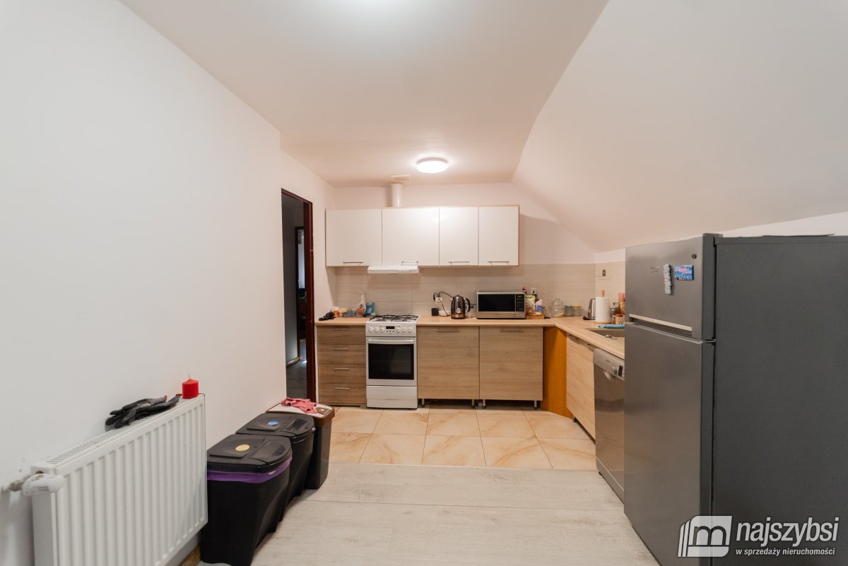 Bienice - hale  z budynkiem  mieszkalnym (30)