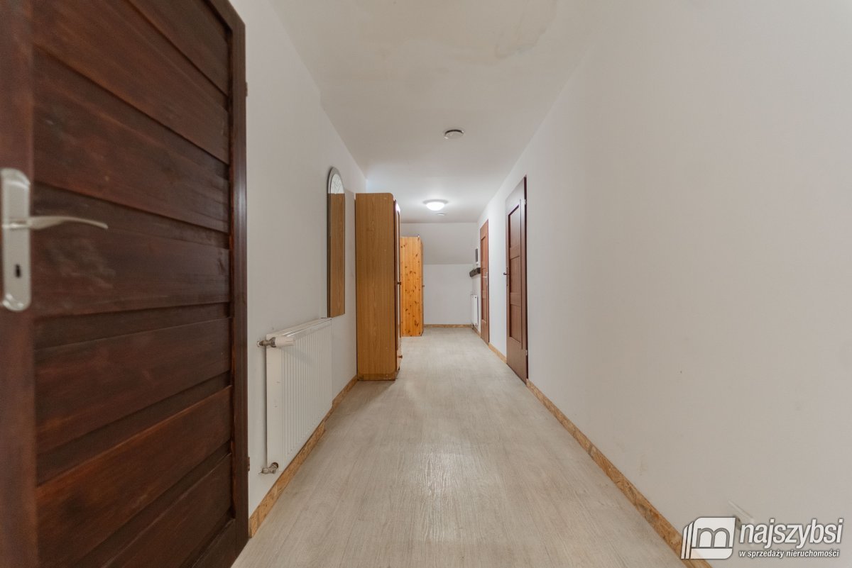 Bienice - hale  z budynkiem  mieszkalnym (34)