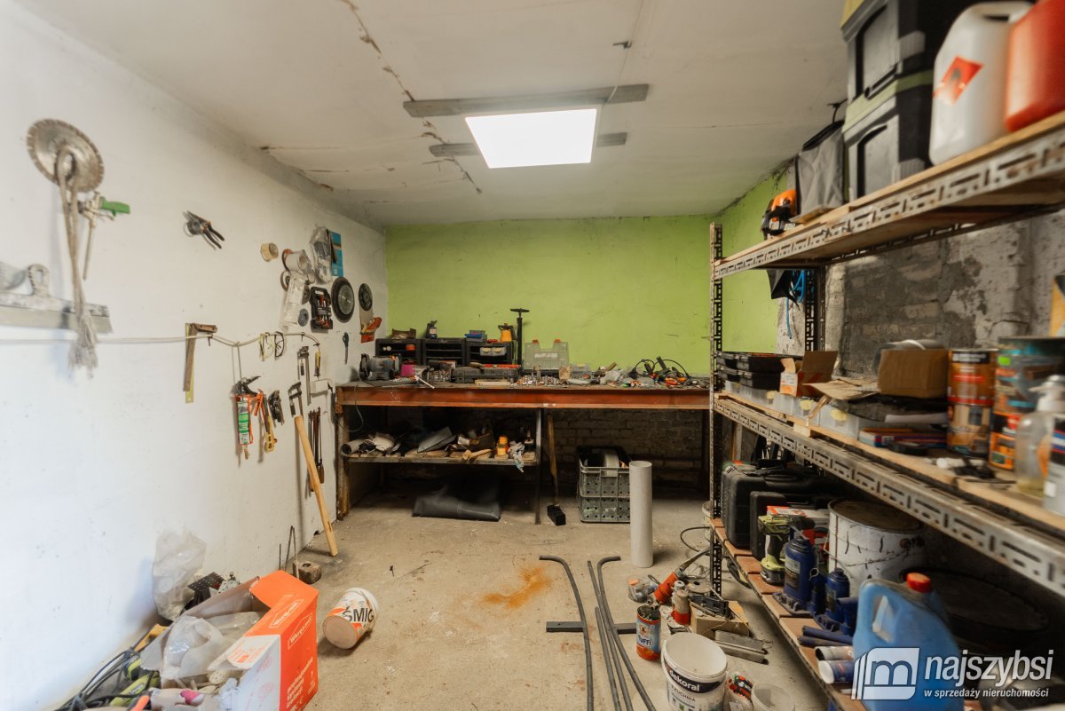 Bienice - hale  z budynkiem  mieszkalnym (36)