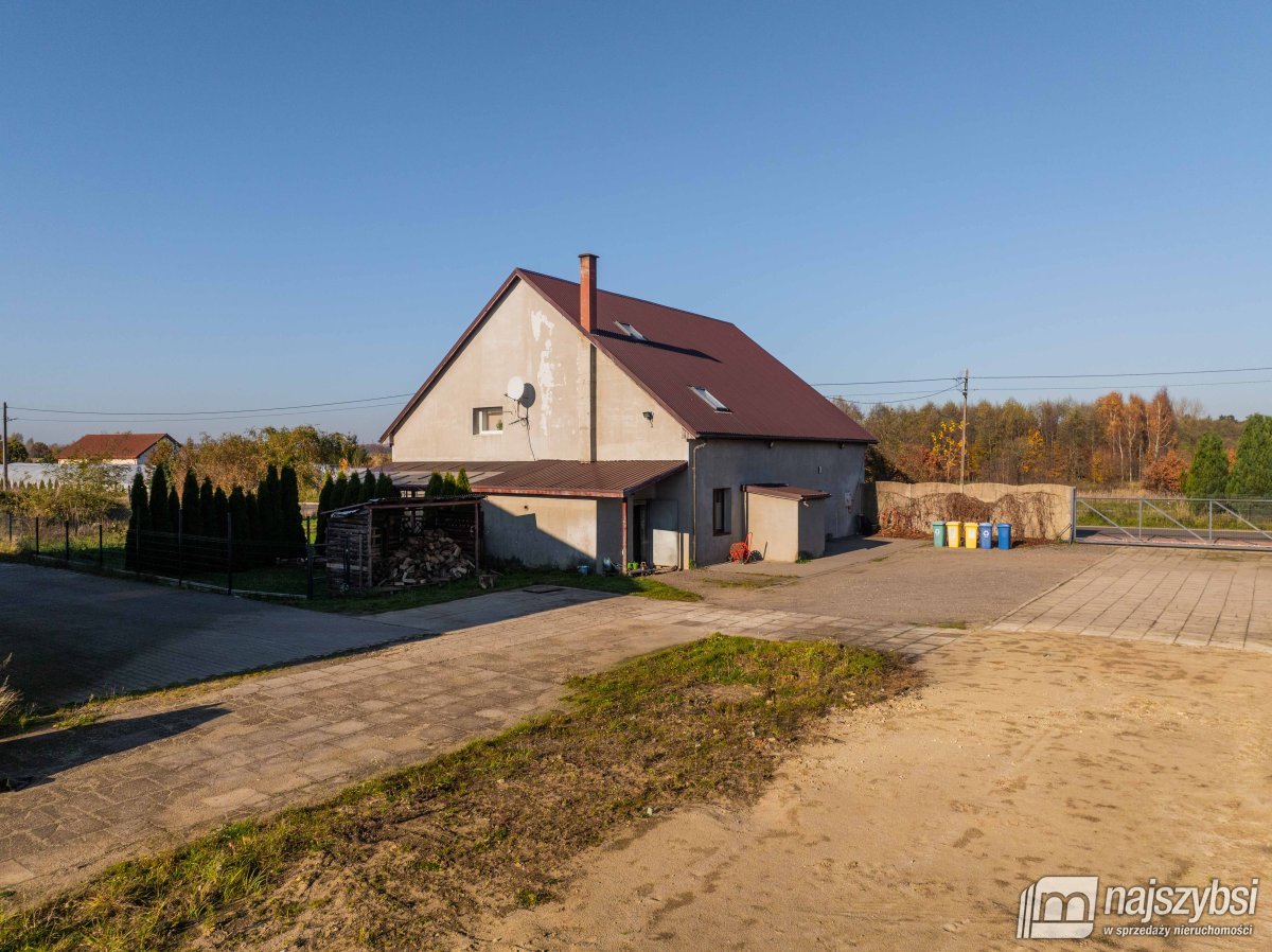 Bienice - hale  z budynkiem  mieszkalnym (4)