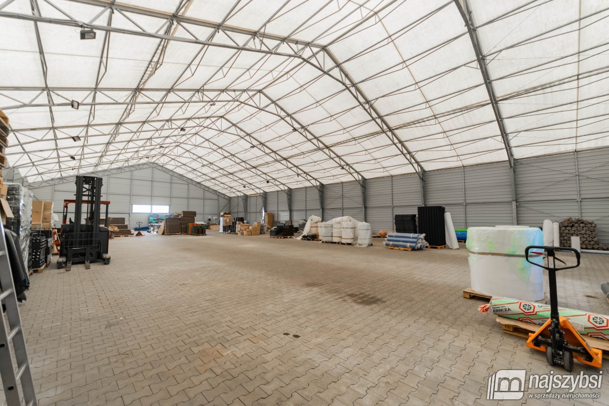 Bienice - hale  z budynkiem  mieszkalnym (8)