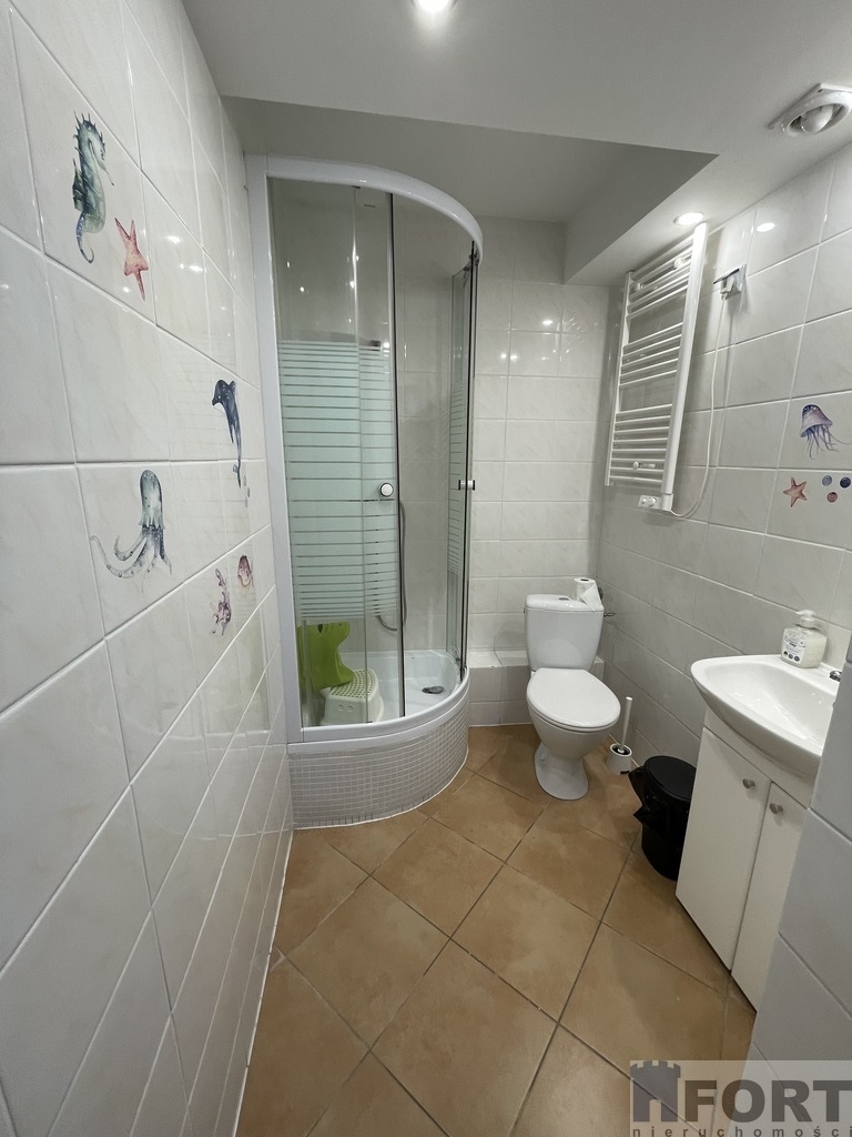 Lokal na gabinety urody, fitness centrum, klubik (7)