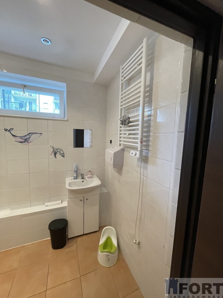 Lokal na gabinety urody, fitness centrum, klubik (11)