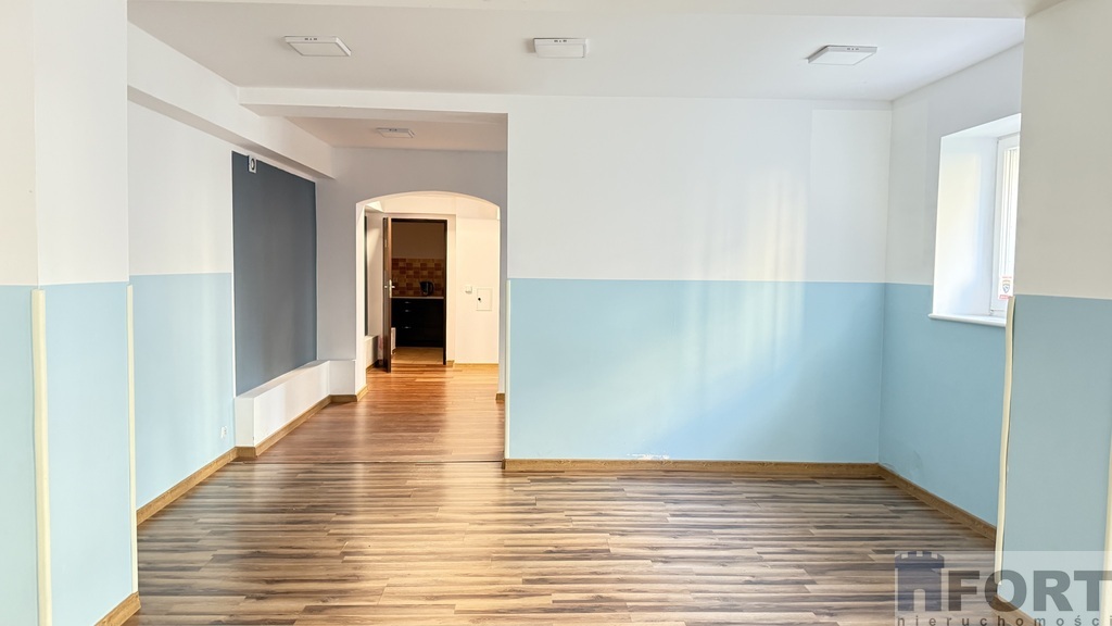 Lokal na gabinety urody, fitness centrum, klubik (2)