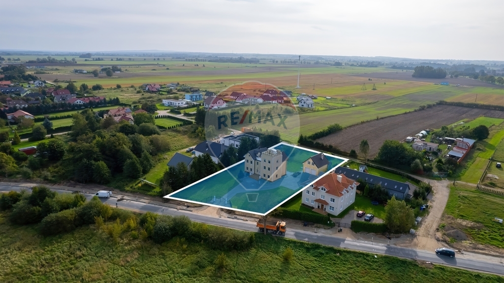 Rodzinna rezydencja z potencjałem pensjonatowym! (25)