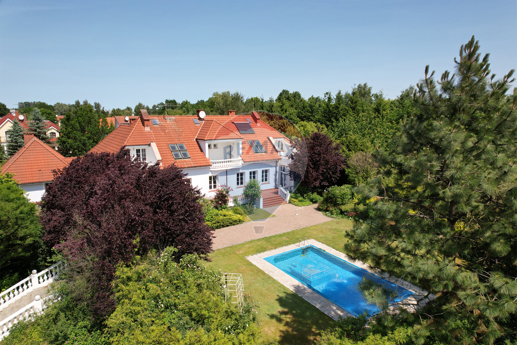 Willa z przestronnymi wnętrzami w Nowych Bielicach (2)