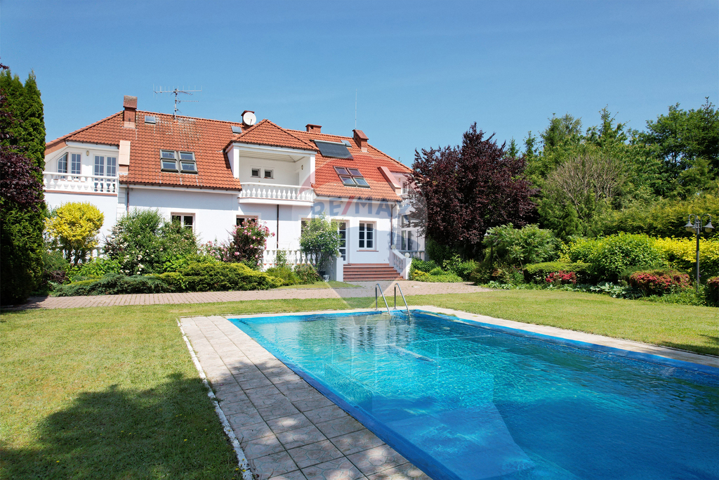 Willa z przestronnymi wnętrzami w Nowych Bielicach (8)