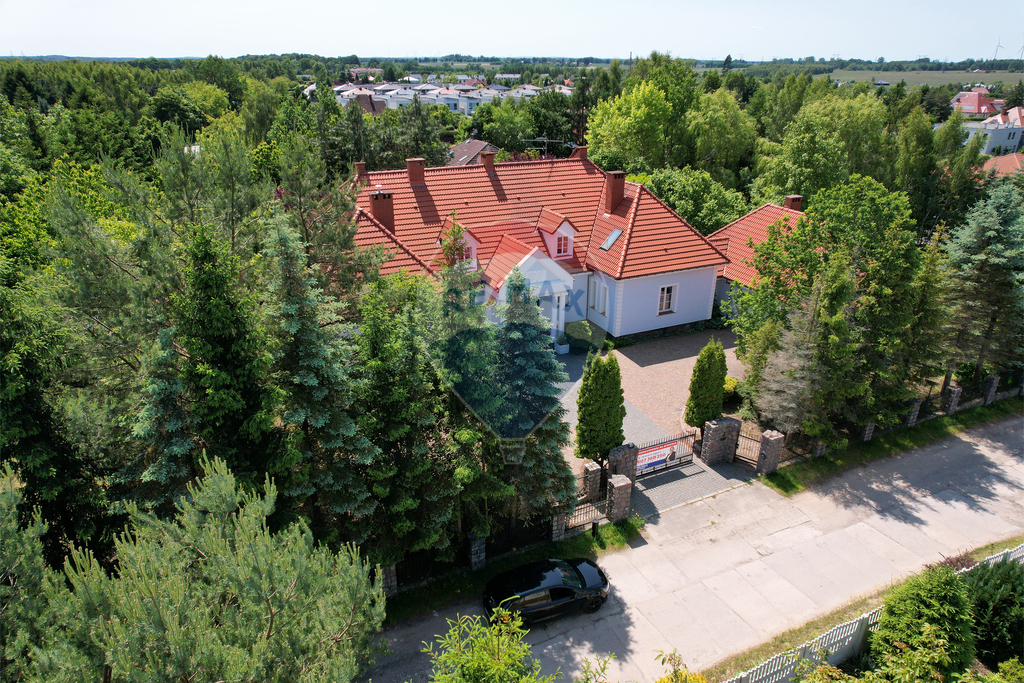 Willa z przestronnymi wnętrzami w Nowych Bielicach (14)