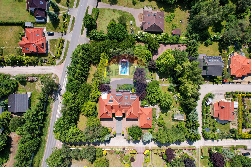 Willa z przestronnymi wnętrzami w Nowych Bielicach (16)