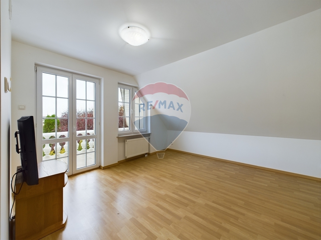 Willa z przestronnymi wnętrzami w Nowych Bielicach (27)