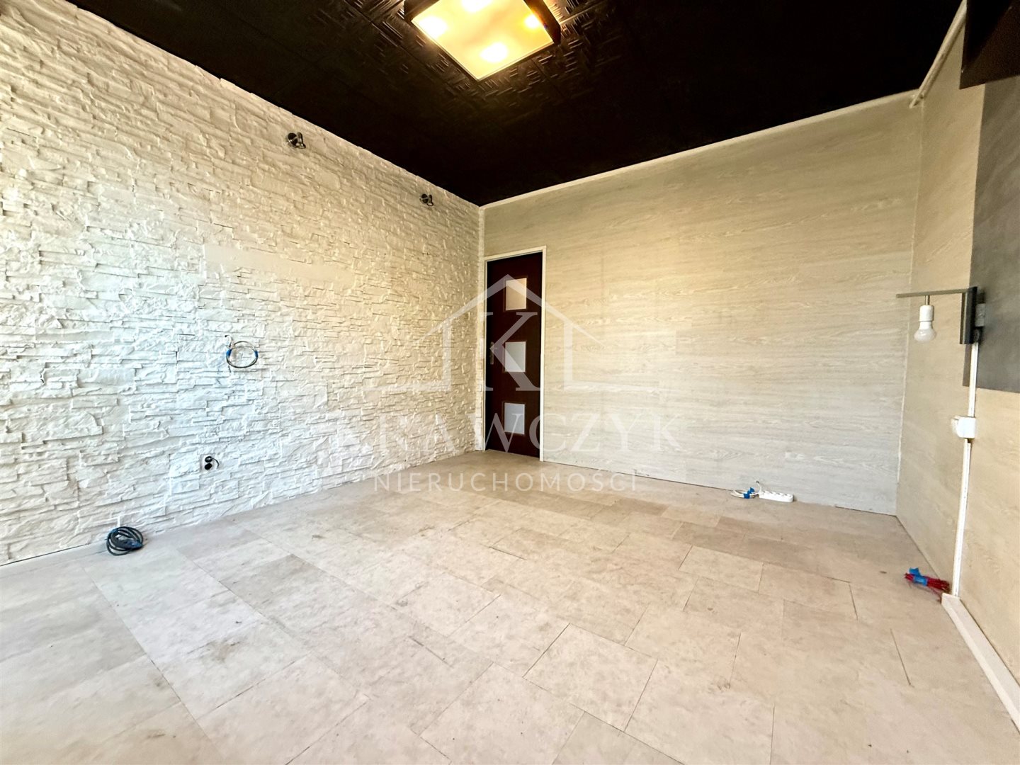 DOM W ZABUDOWIE SZEREGOWEJ Z LOKALEM - PRAWOBRZEŻE (11)