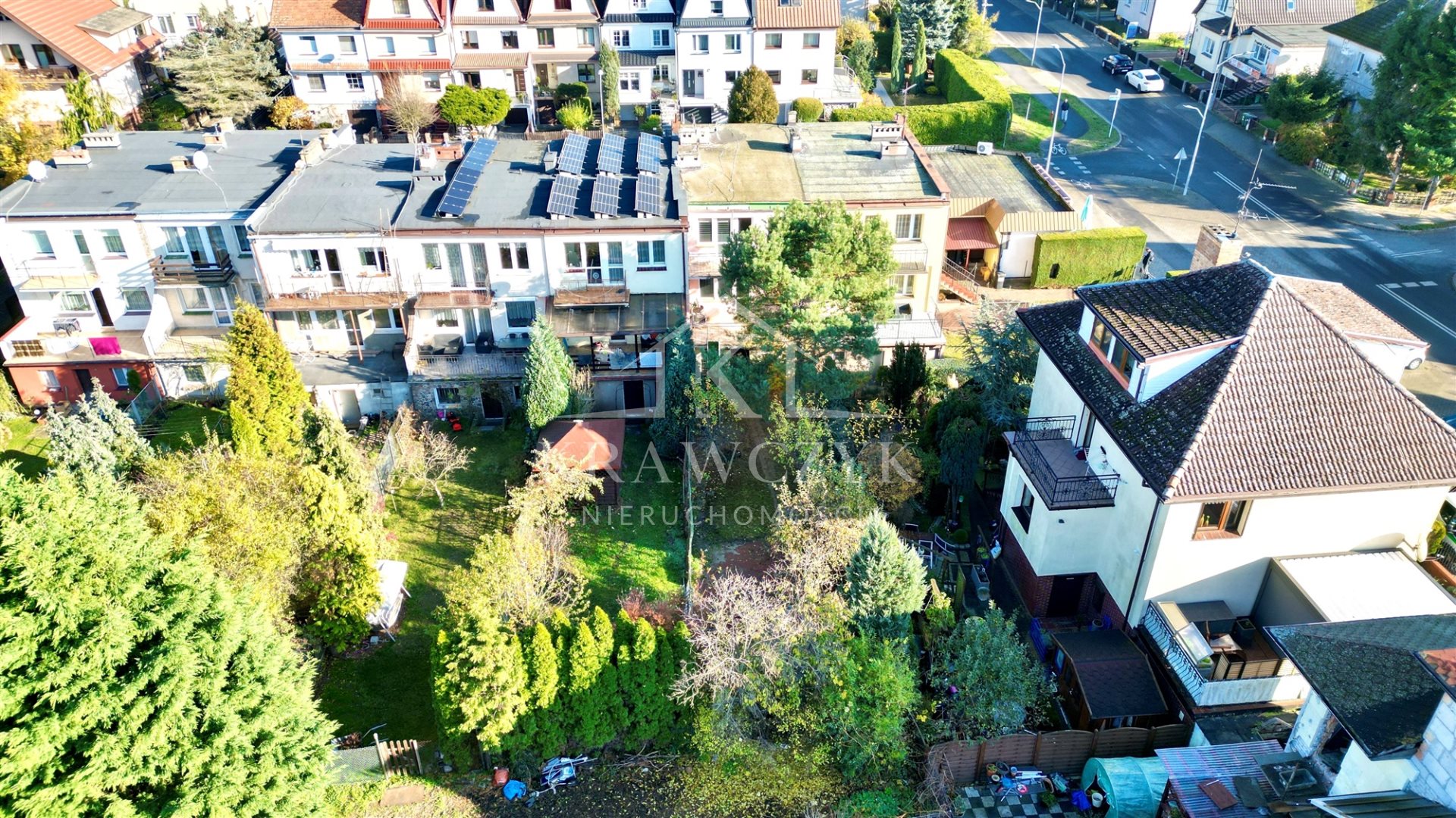 DOM W ZABUDOWIE SZEREGOWEJ Z LOKALEM - PRAWOBRZEŻE (3)