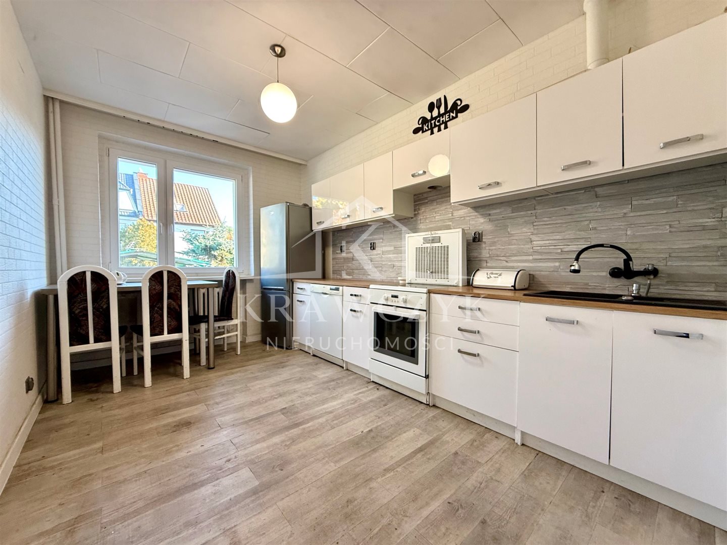 DOM W ZABUDOWIE SZEREGOWEJ Z LOKALEM - PRAWOBRZEŻE (6)