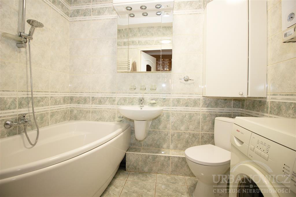 3-pok. mieszkanie na 1 piętrze z loggią i garażem. (10)