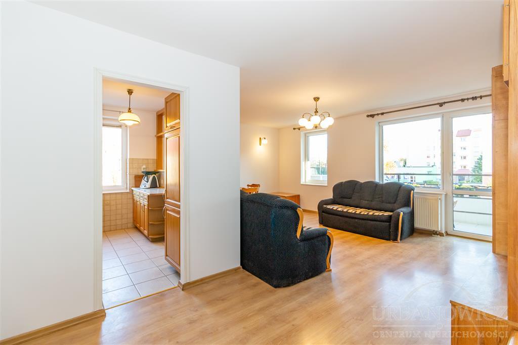 3-pok. mieszkanie na 1 piętrze z loggią i garażem. (6)