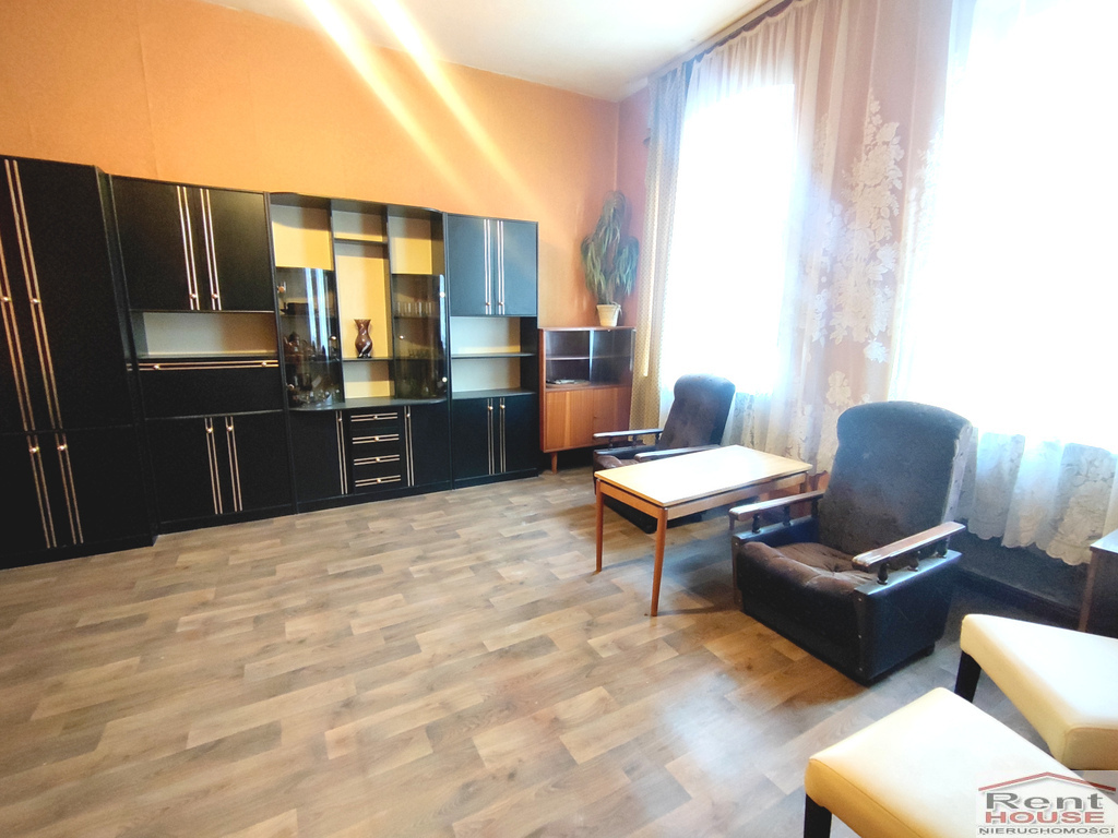 Centrum, 2 pokoje do remontu (1)