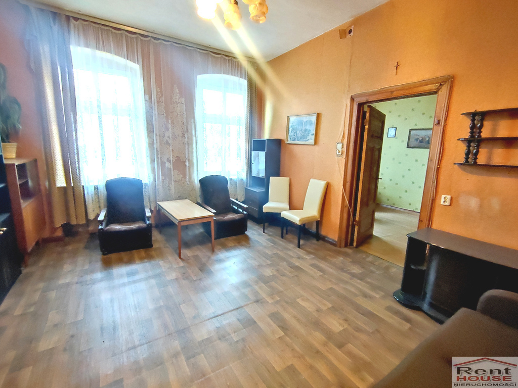 Centrum, 2 pokoje do remontu (5)