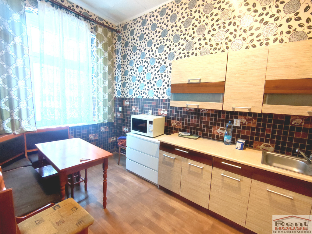 Centrum, 2 pokoje do remontu (11)