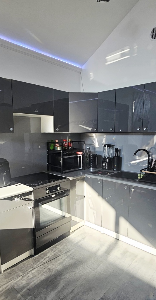 Wyposażone mieszkanie z widokiem na rzekę (5)