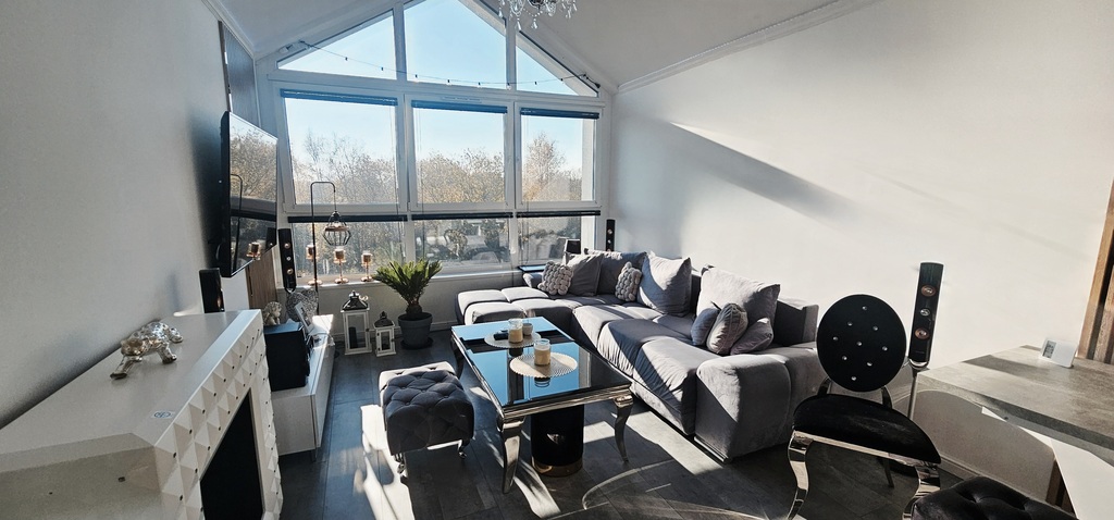 Wyposażone mieszkanie z widokiem na rzekę (3)