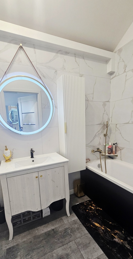 Wyposażone mieszkanie z widokiem na rzekę (9)