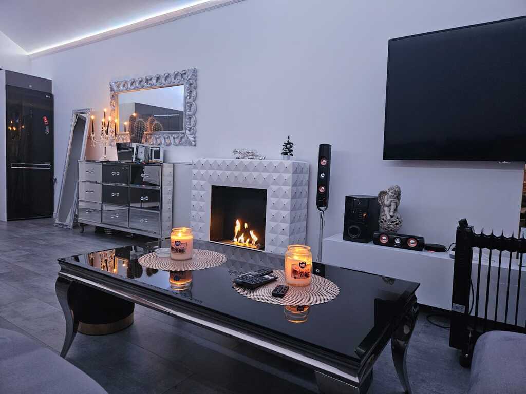 Wyposażone mieszkanie z widokiem na rzekę (13)