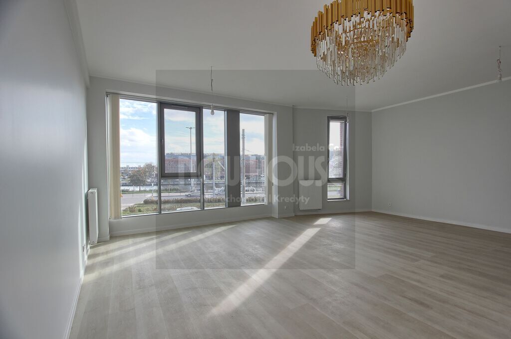 Lokal z widokiem na Odrę (3)