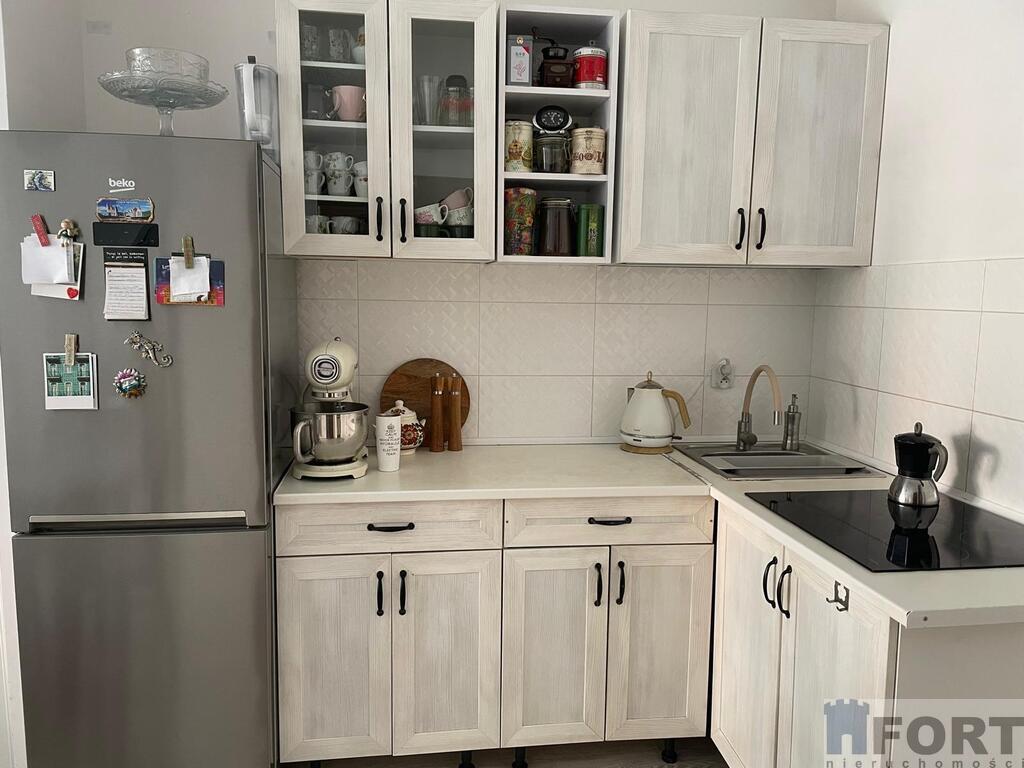 Kawalerka przy Zwycięzców, 2 piętro (3)