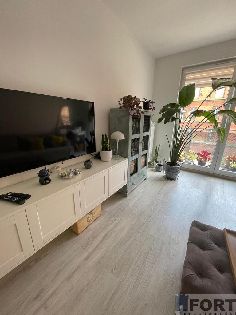 Kawalerka przy Zwycięzców, 2 piętro (1)