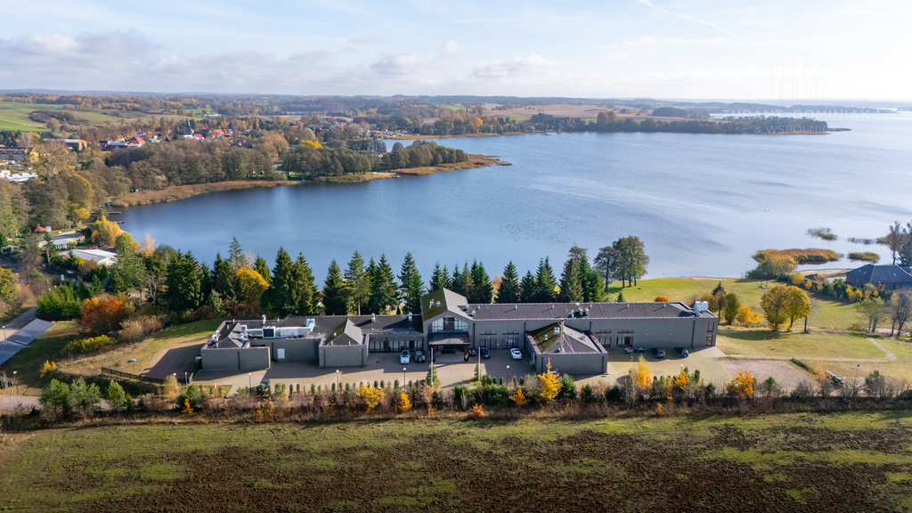 Malowniczo położona działka - jezioro Lubie (10)